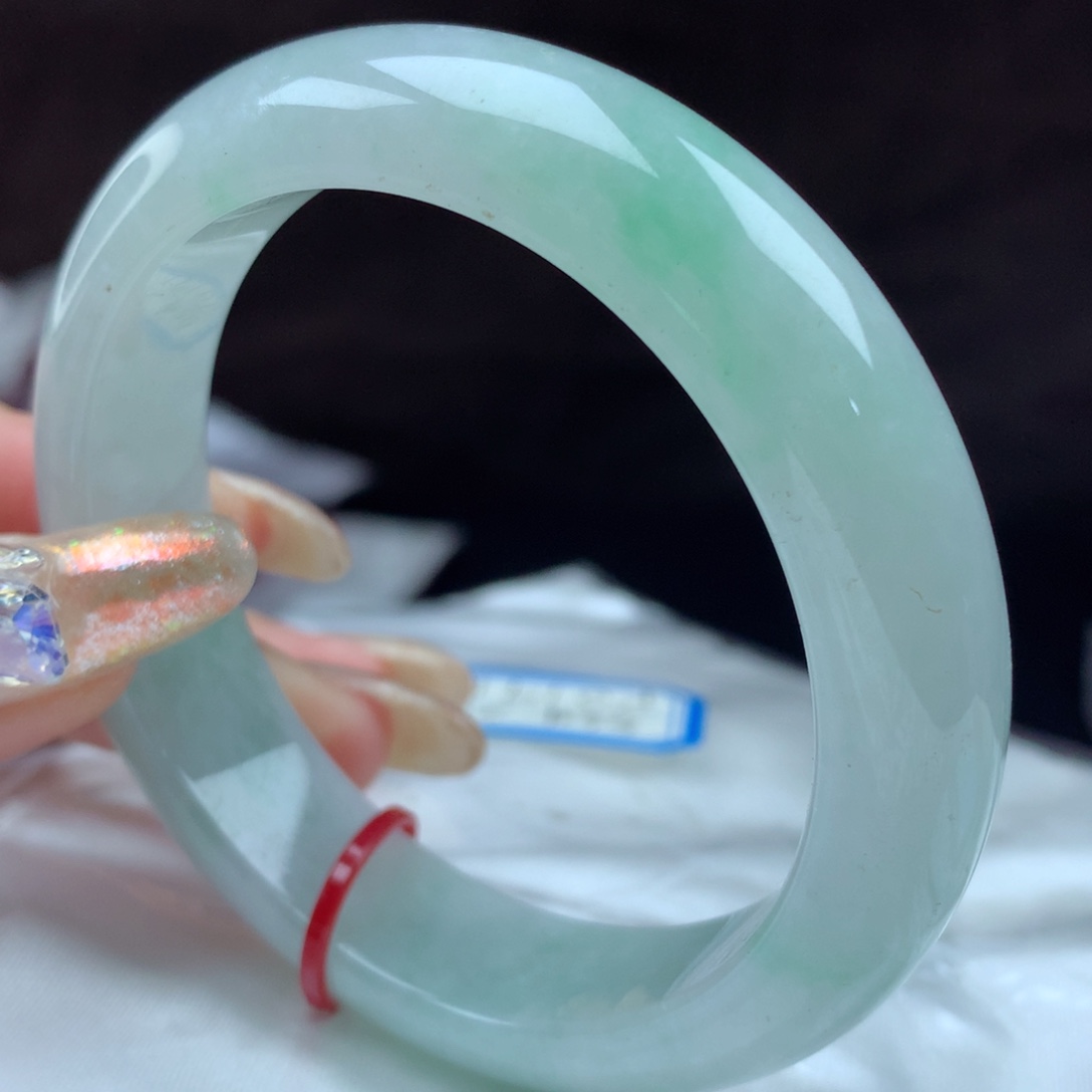 翡翠手镯未镶嵌0191，