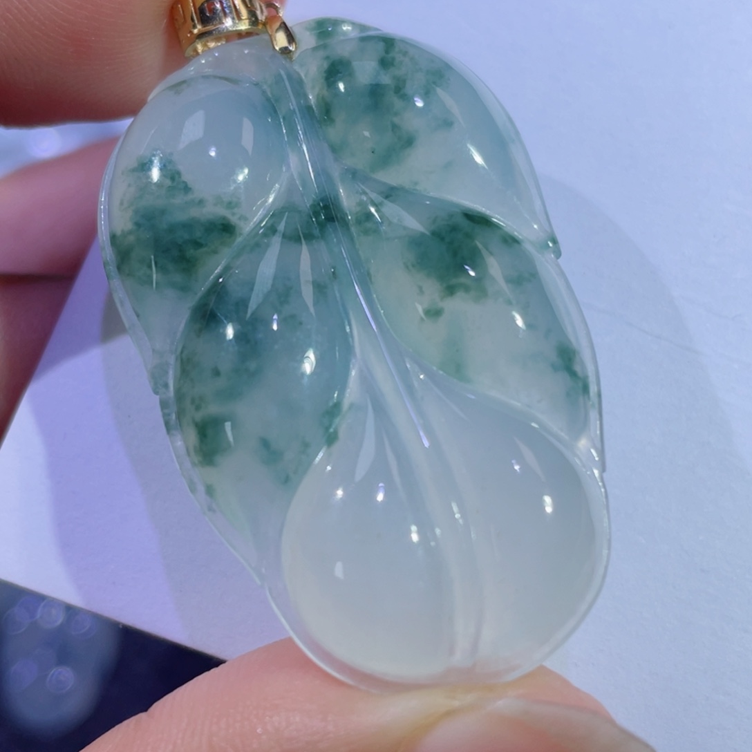 翡翠颈饰18K金镶嵌静**深叶子