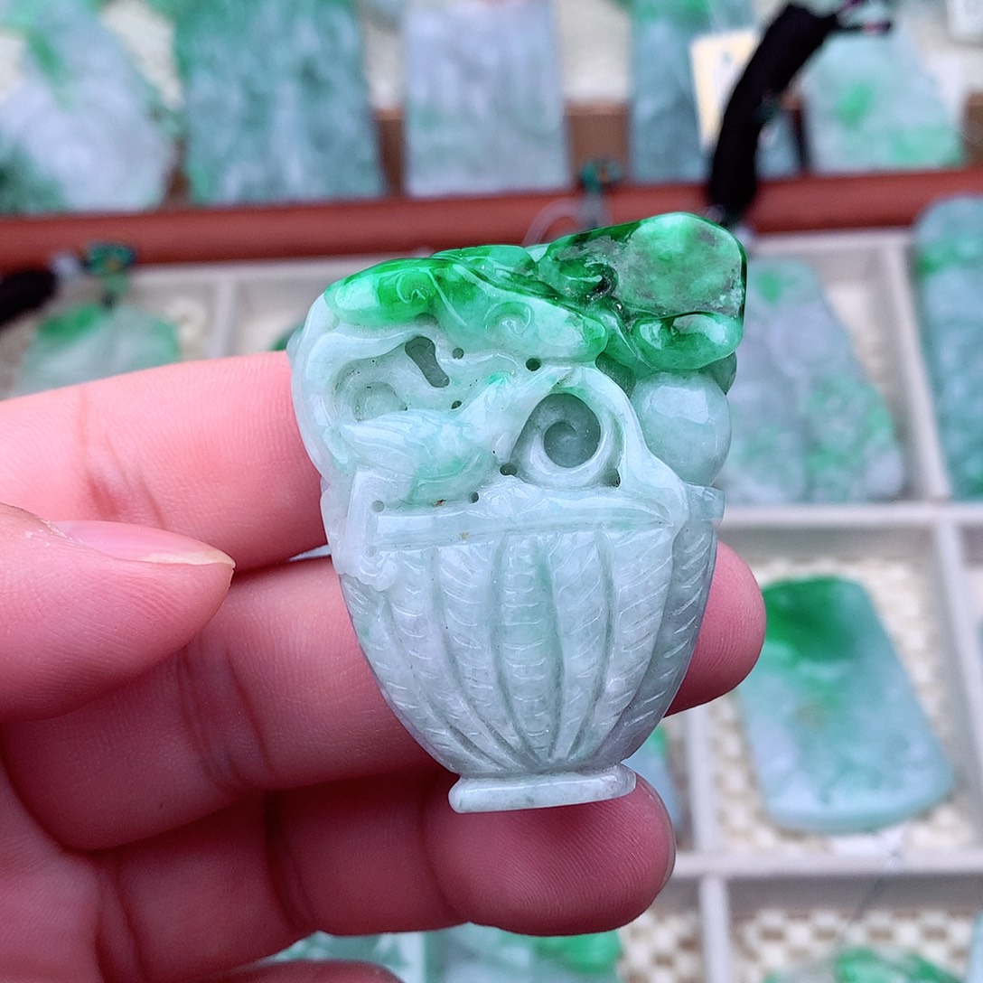 翡翠未镶嵌吊坠(不含链)