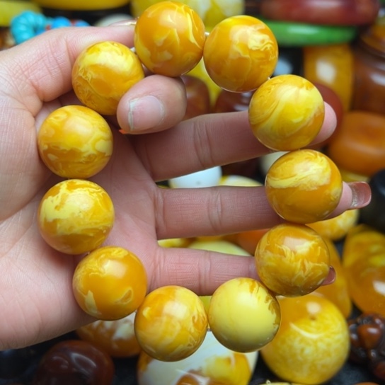 琥珀手串未镶嵌蜜蜡
