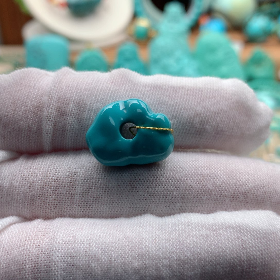 绿松石颈饰未镶嵌