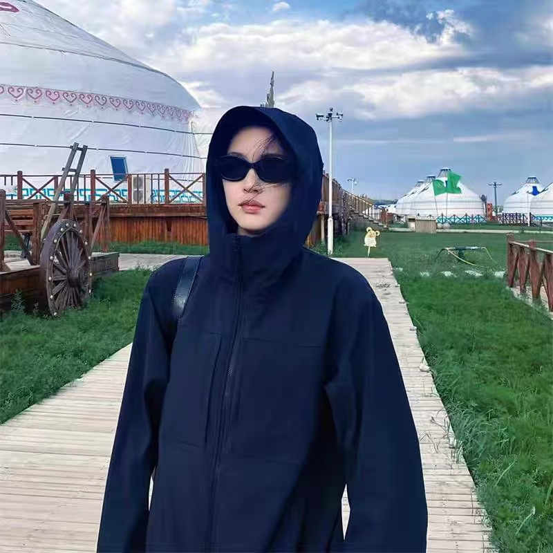 GM9软壳透气防风春秋时尚户外休闲连帽速干情侣秋季加绒冲锋衣