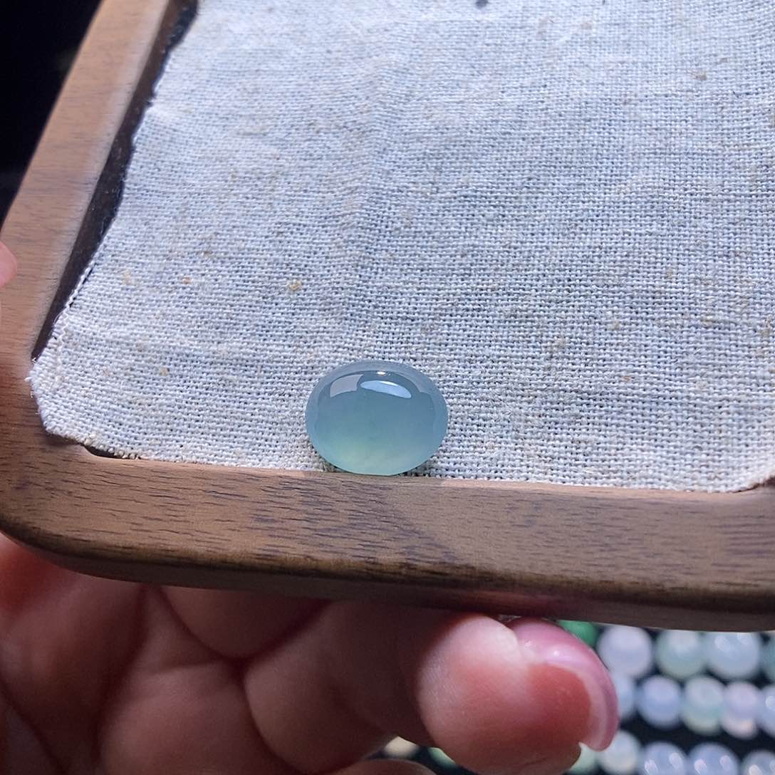翡翠未镶嵌颈饰蛋面