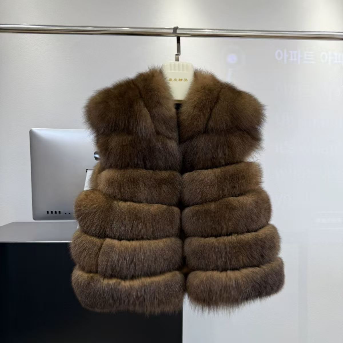新款狐狸毛马甲 【柏林热吻】进口芬兰狐秋冬新款横排