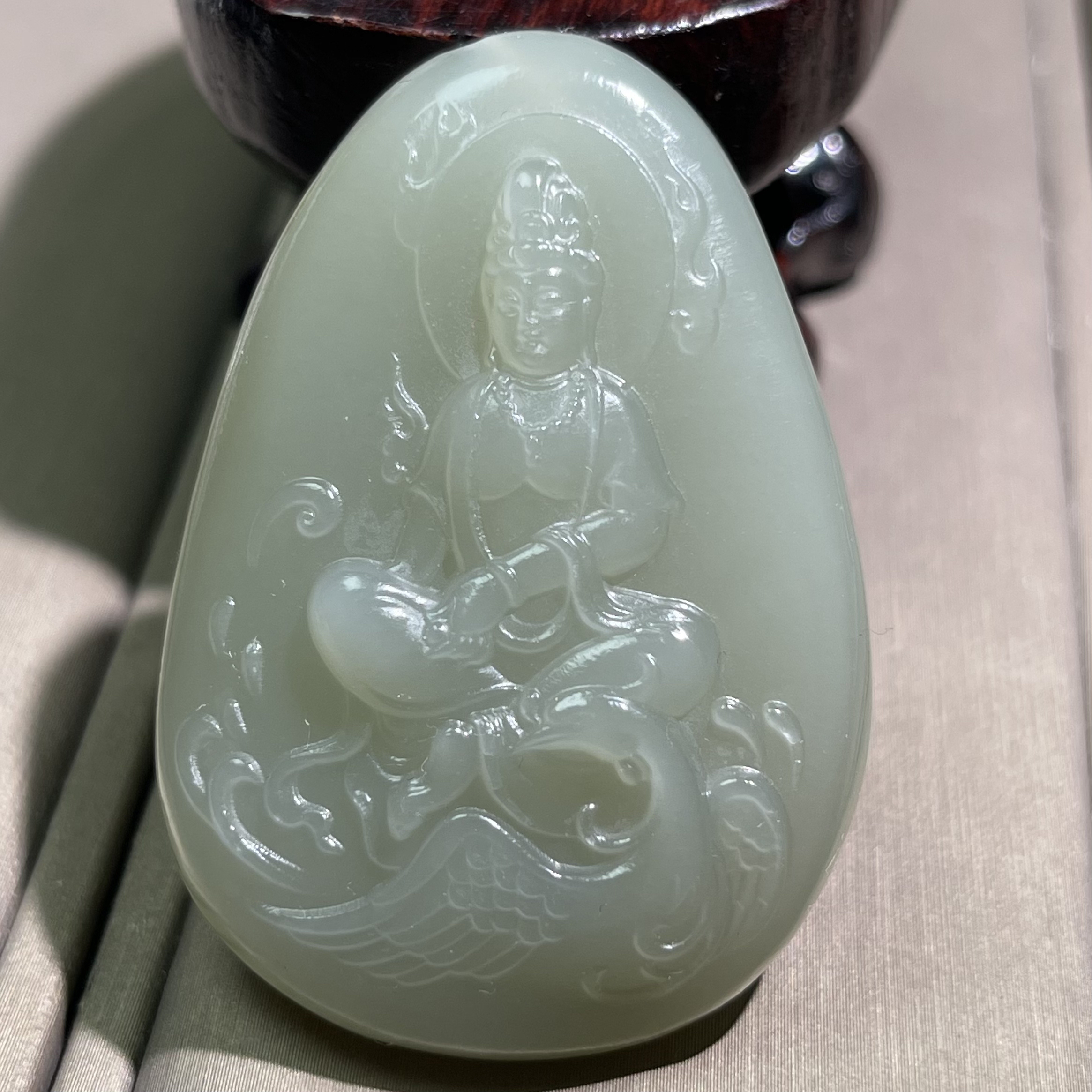 天然和田玉新疆且末青白玉吊坠观音牌子挂件油润一物一证微水线