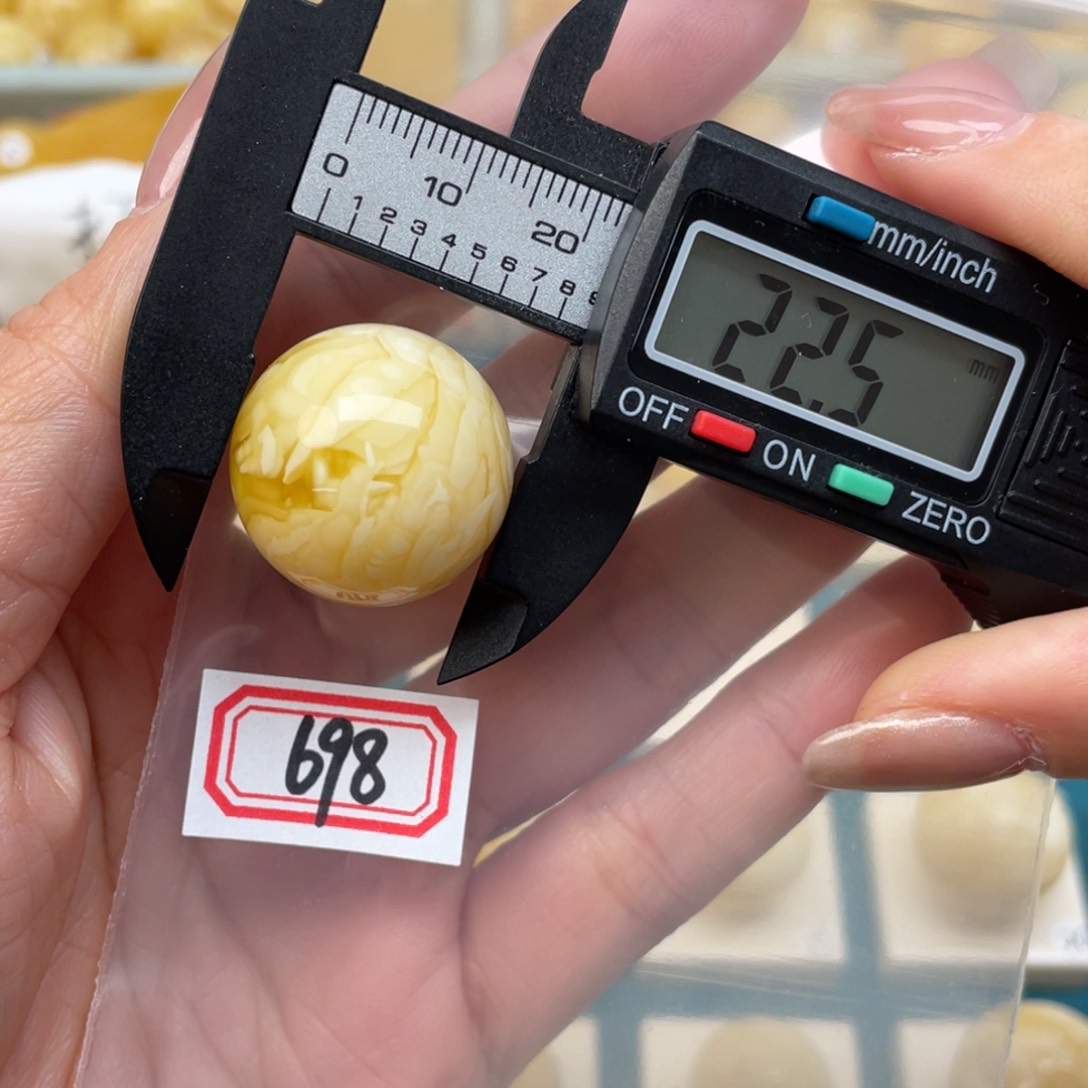 蜜蜡裸石未镶嵌成****.