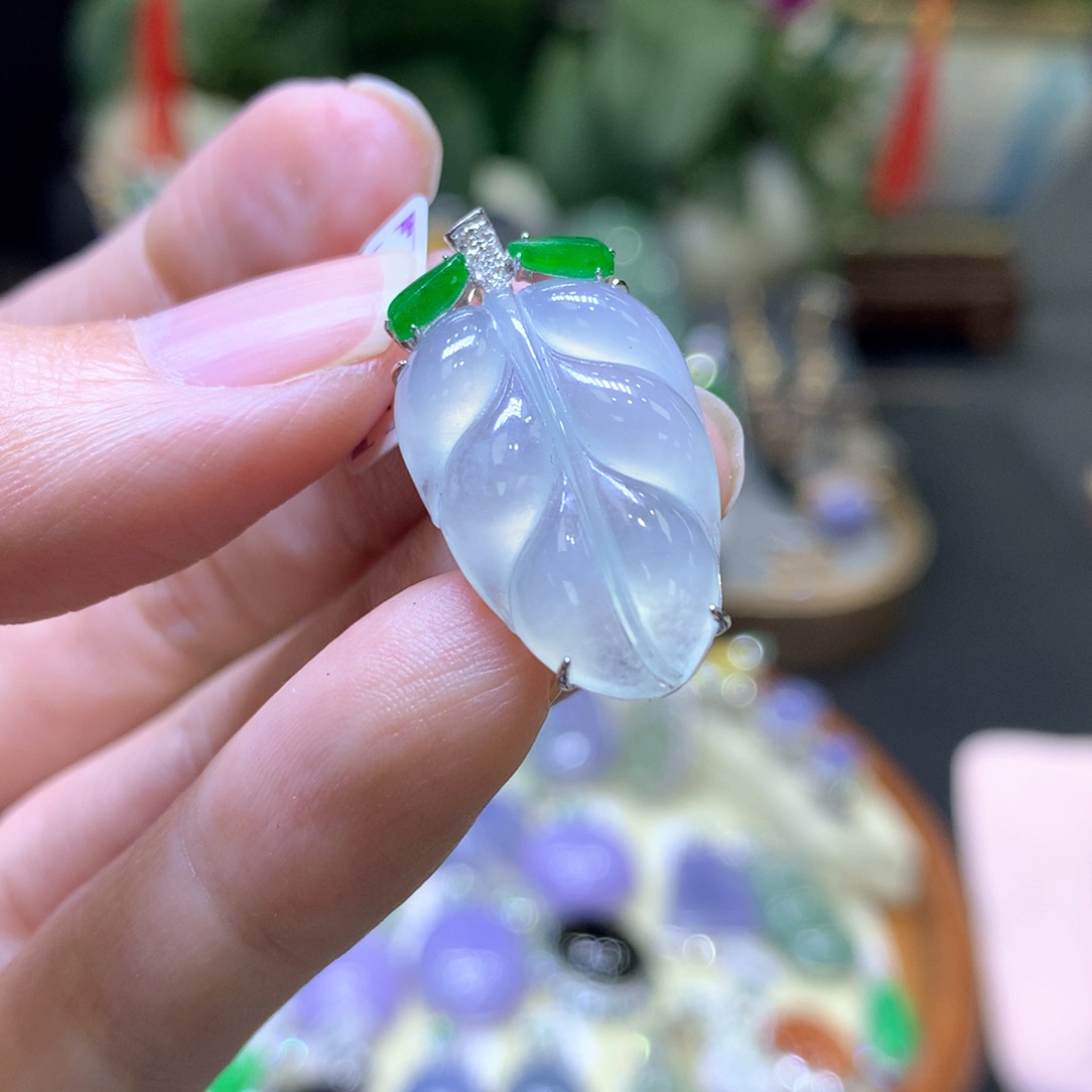 翡翠18K金镶嵌颈饰翡翠吊坠项链