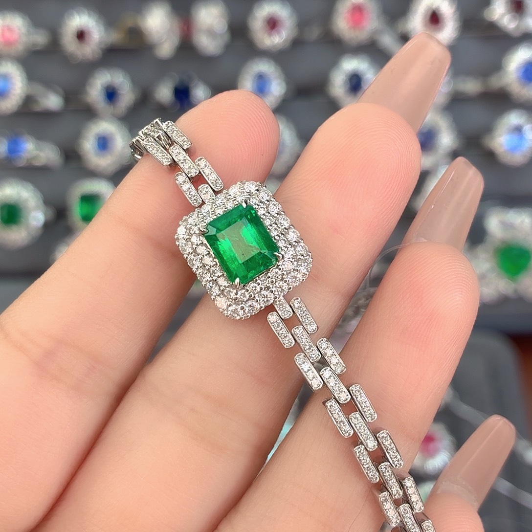 18K金镶嵌祖母绿手链