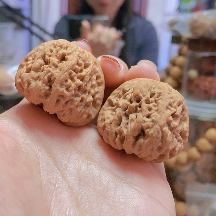 【闪购商品】文玩核桃把件38平谷凹底