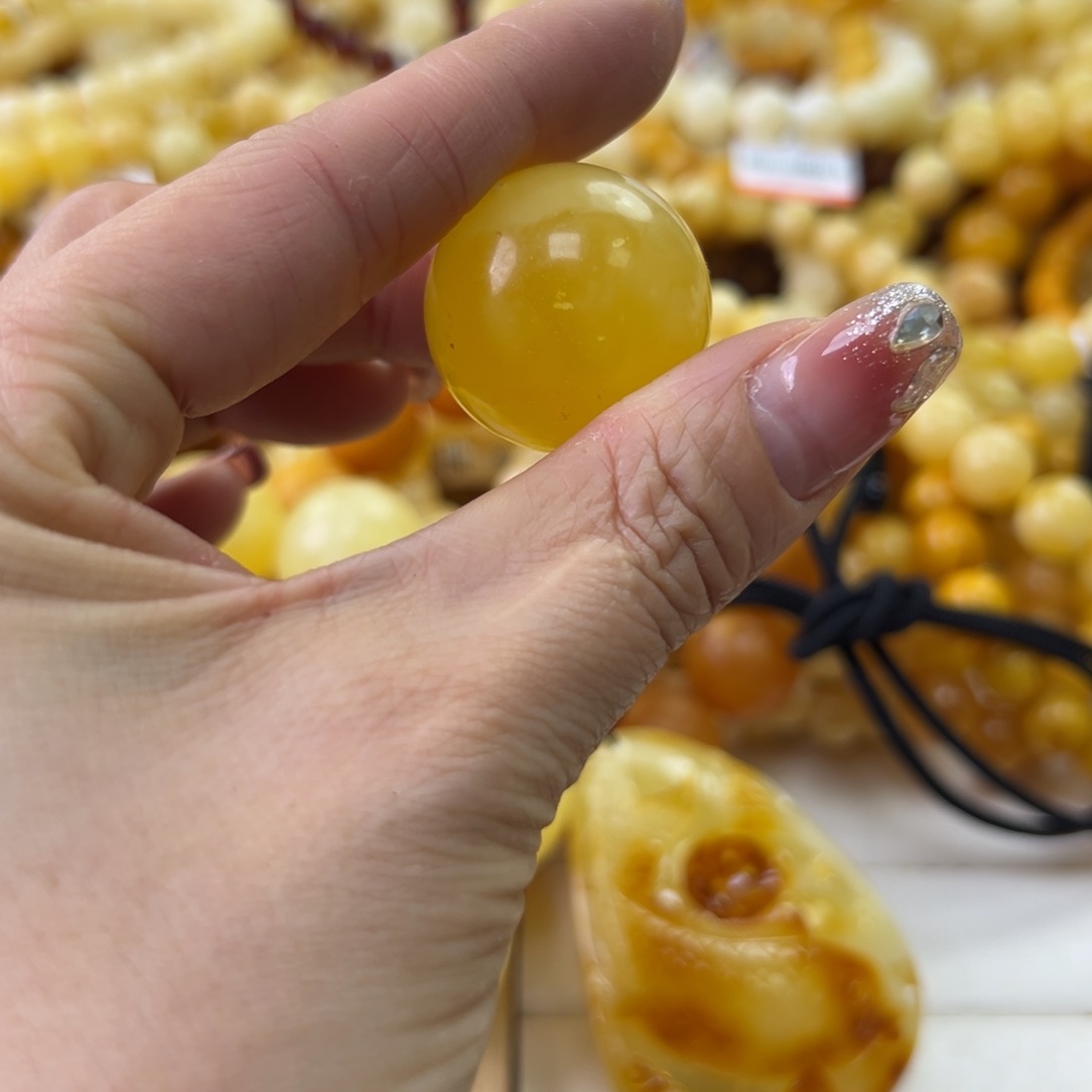 琥珀珠宝奇石未镶嵌