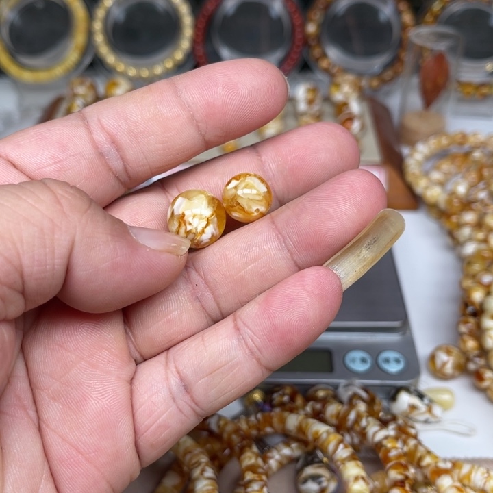 南***瑾琥珀未镶嵌裸石90号