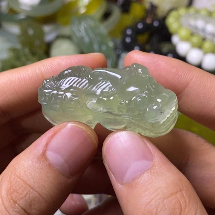 岫玉岫玉挂件未镶嵌A****车