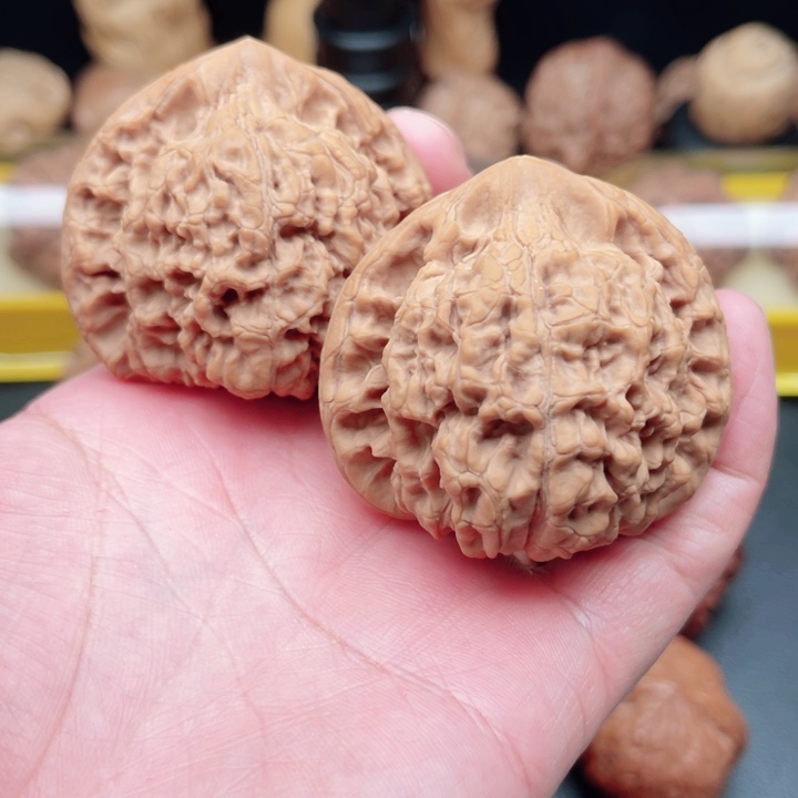 文玩核桃把件麒麟纹官帽51×44×44