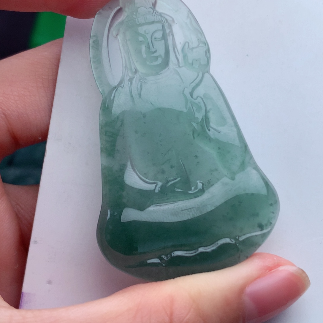 天然的缅料a货吊坠挂件