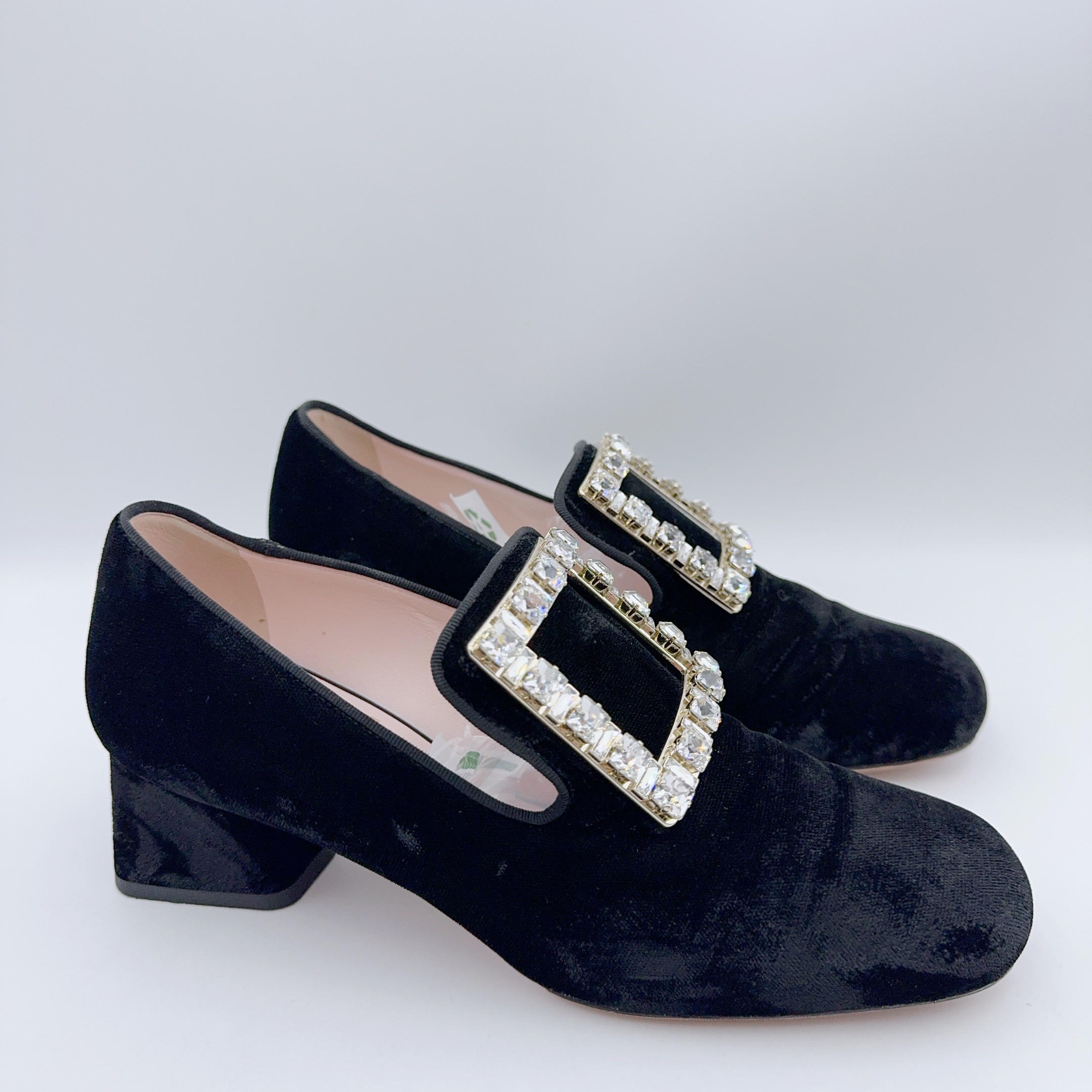 95新 Roger Vivier/罗杰·维威耶 36码/黑色方扣水钻乐福/02324