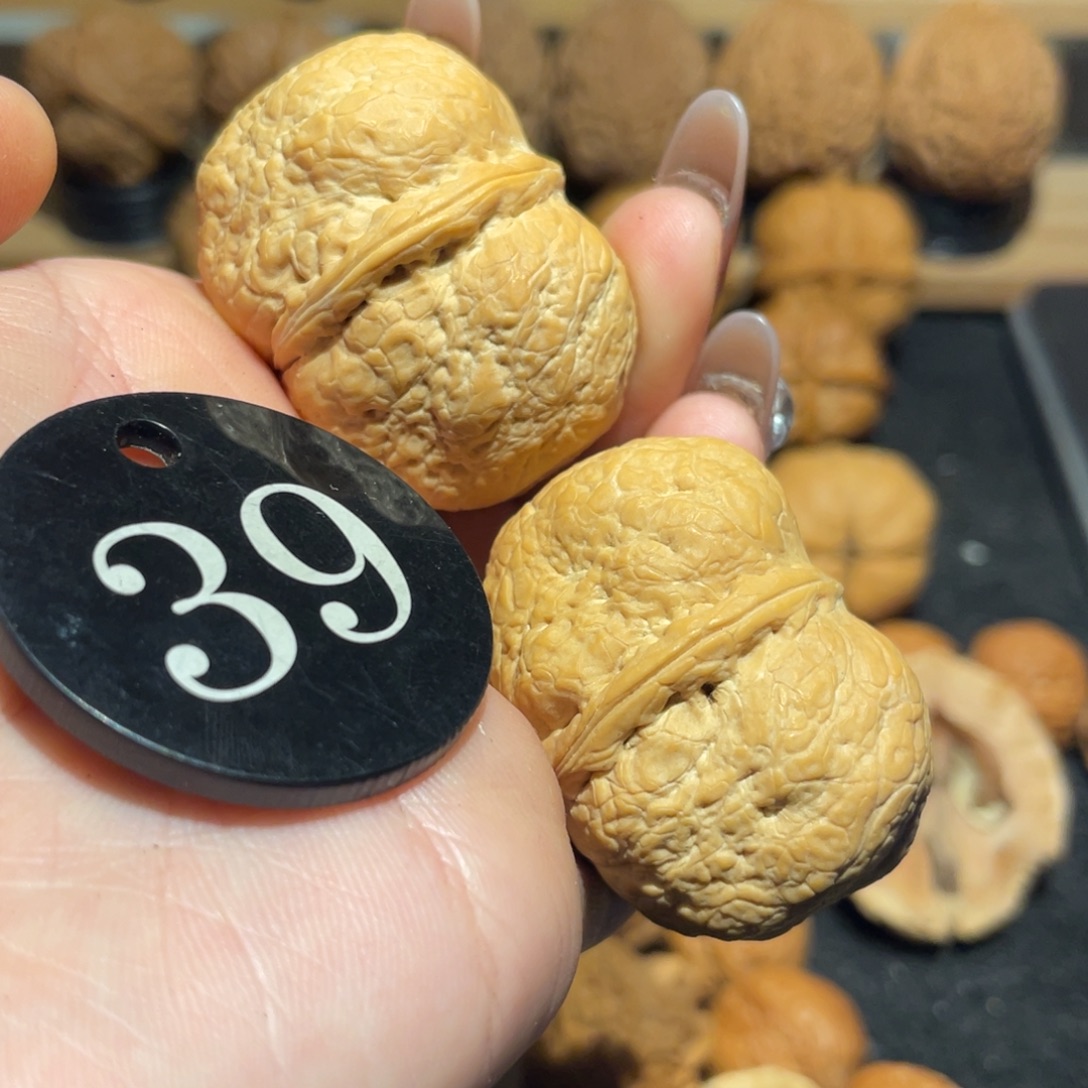 方尊元宝核桃39。   