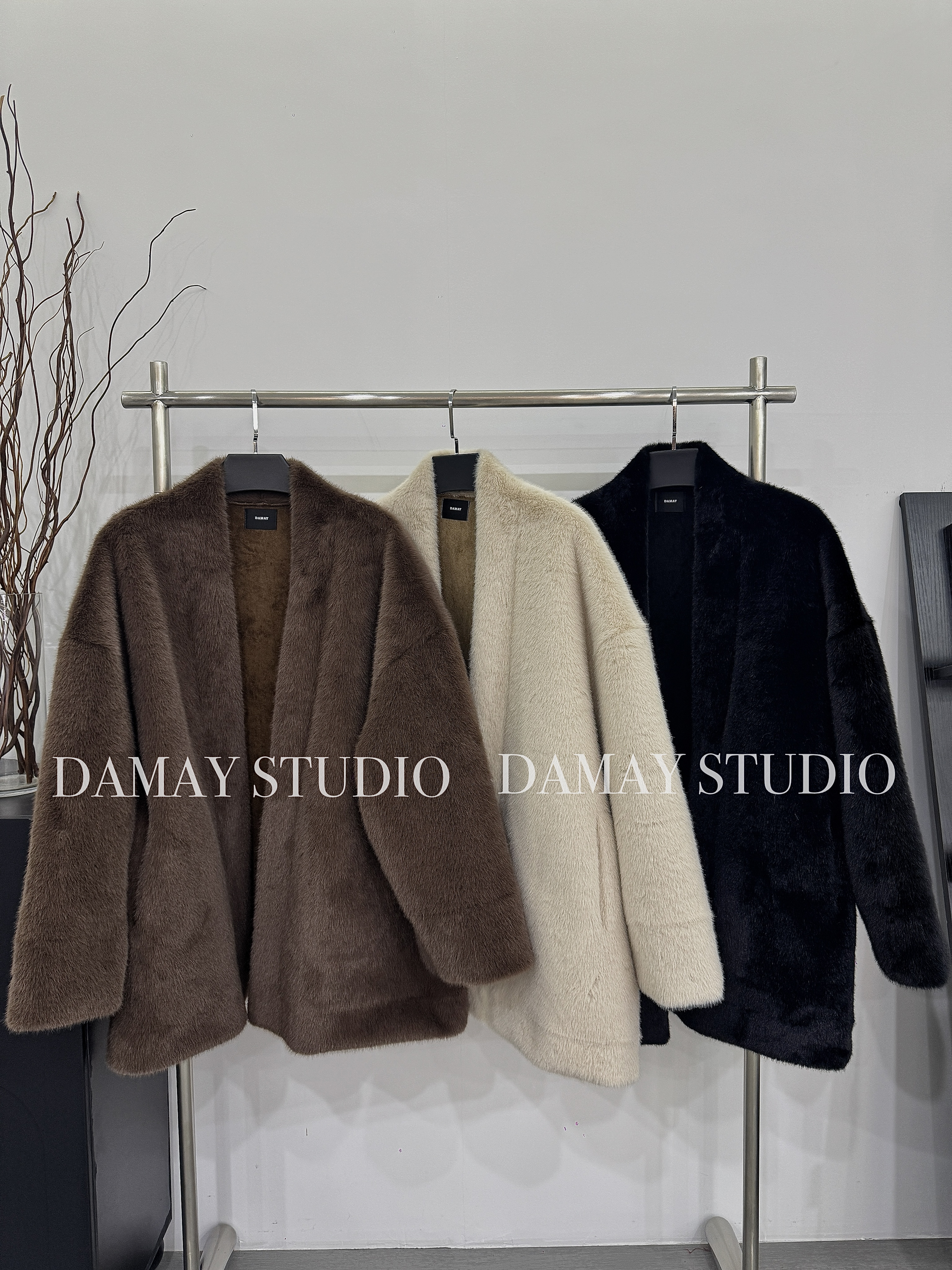 DAMAY推选时尚百搭翻领简约宽松纯色设计皮毛一体外套冬季