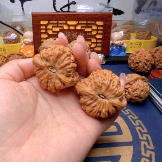 文玩核桃吊坠球疆