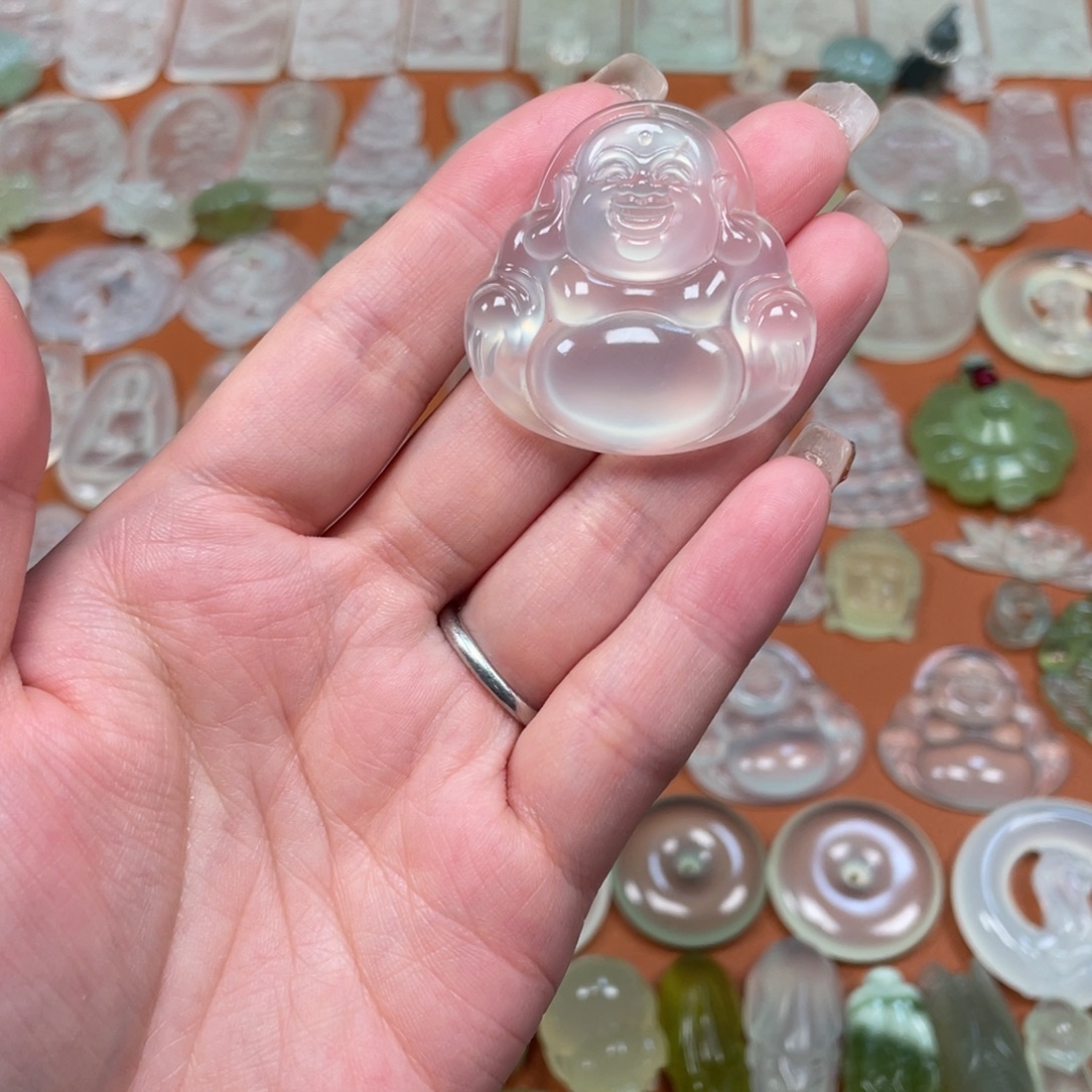 嚴***s蛇纹石玉未镶嵌颈饰