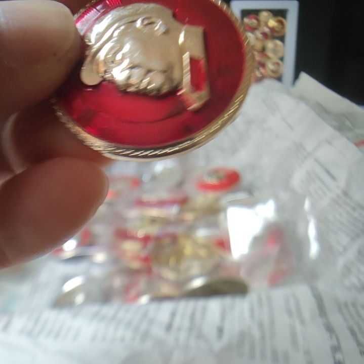 萬***意爷爷金属像章纪念