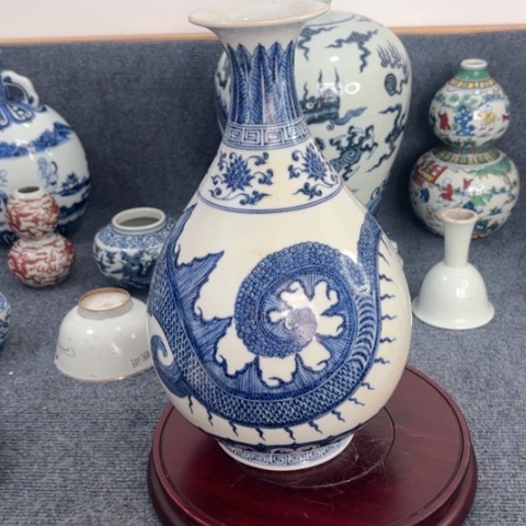 顺****享一个青花龙纹玉壶春瓶