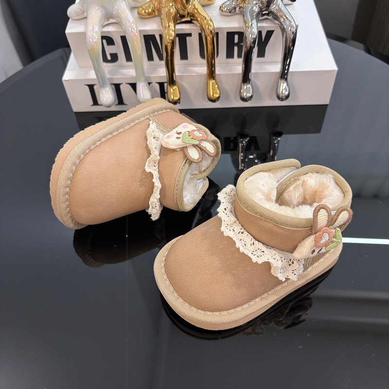 宝宝鞋子冬季新款1-3岁软底加厚保暖婴儿雪地靴小童中帮棉鞋卡通