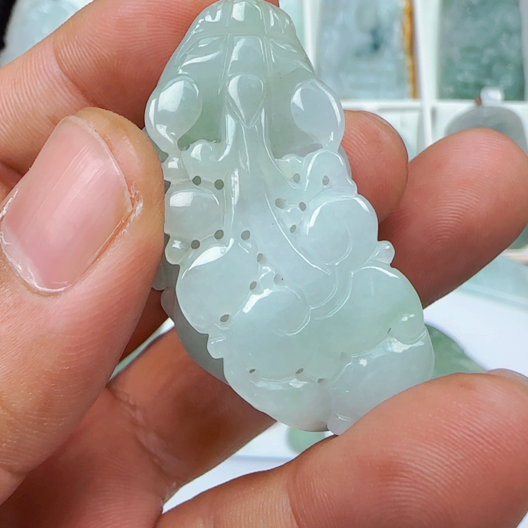 翡翠颈饰未镶嵌，