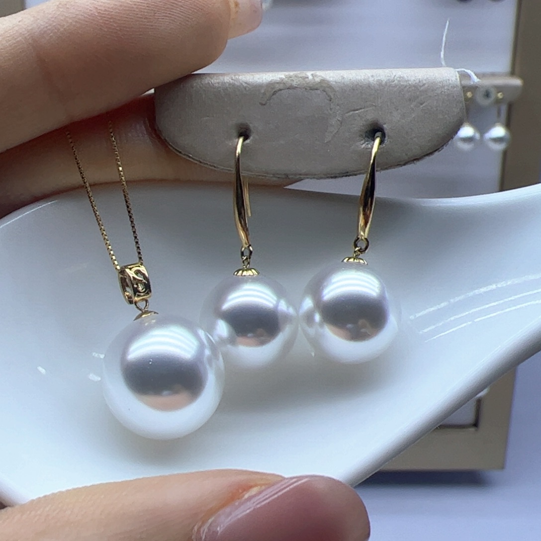 淡水珍珠吊坠(赠链)18K金镶嵌