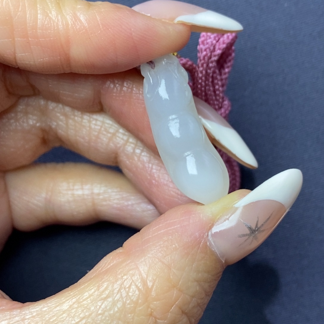 和田玉未镶嵌颈饰白玉福豆