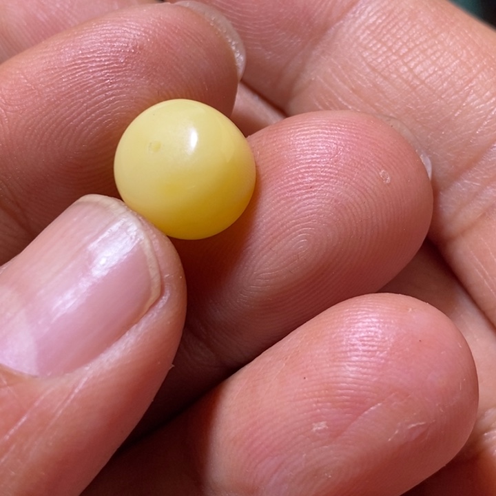 蜜蜡裸石未镶嵌配饰