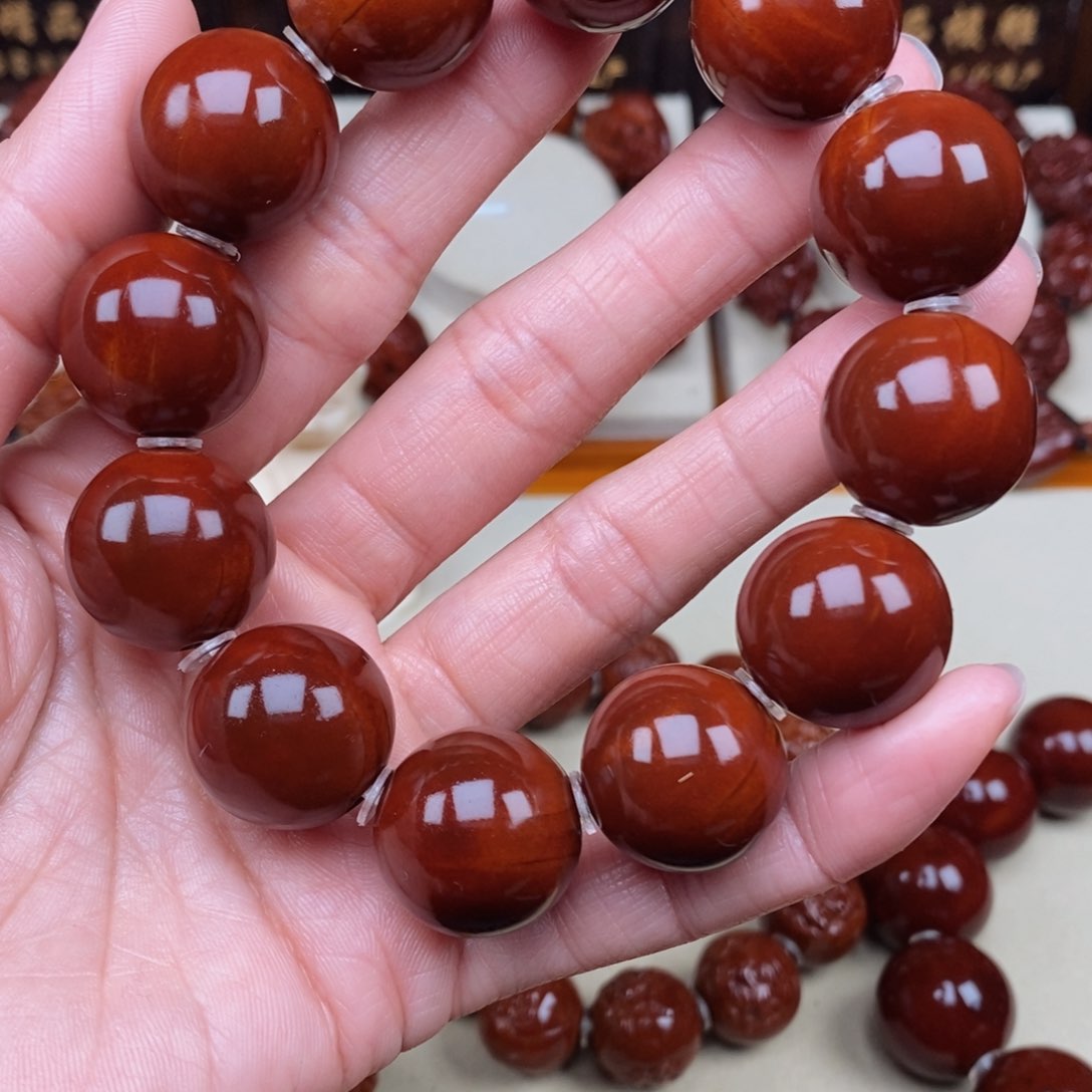 橄榄核吊坠六**坏光珠，