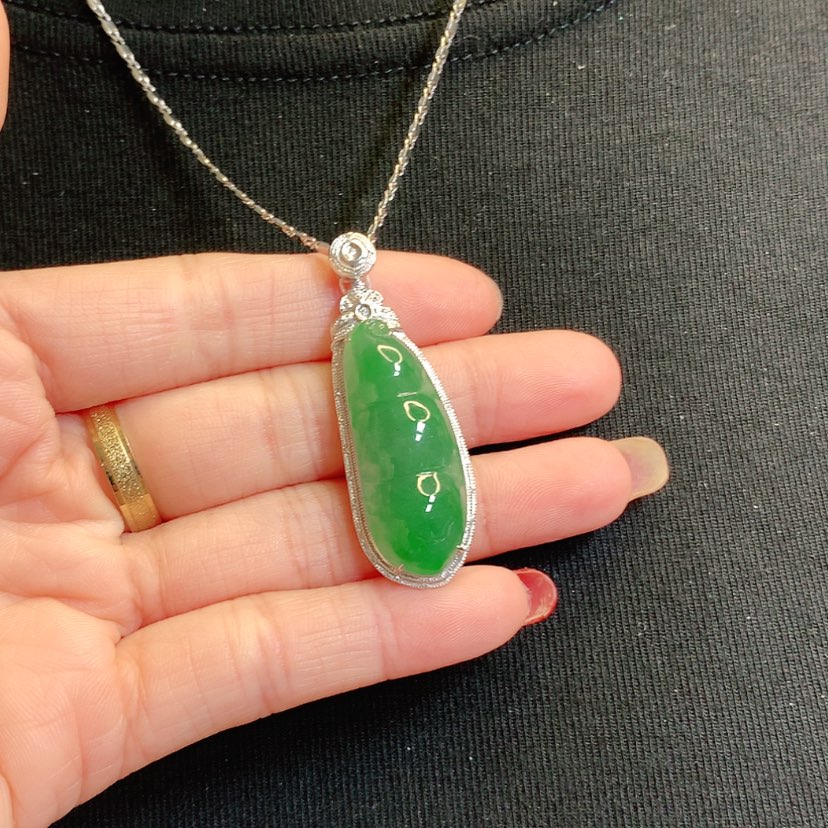 【闪购商品】翡翠吊坠(赠链)18K金镶嵌