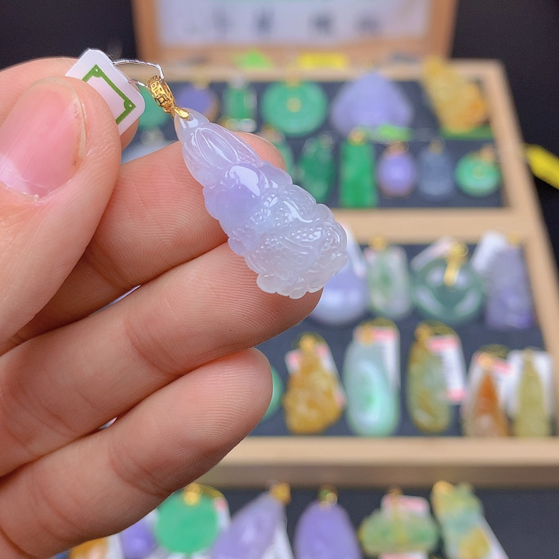 翡翠颈饰18K金镶嵌翡翠