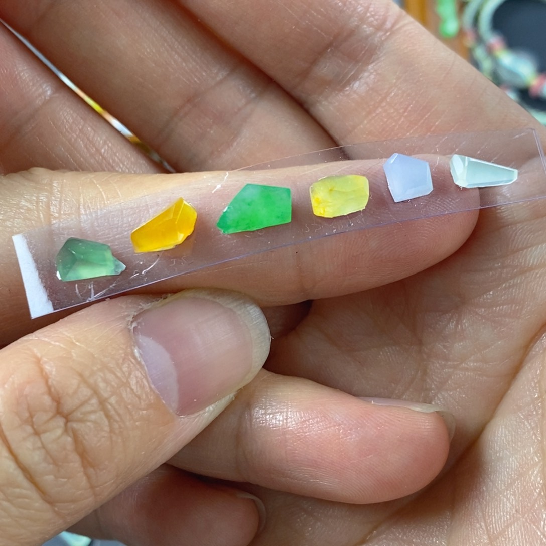 翡翠裸石翡翠切割