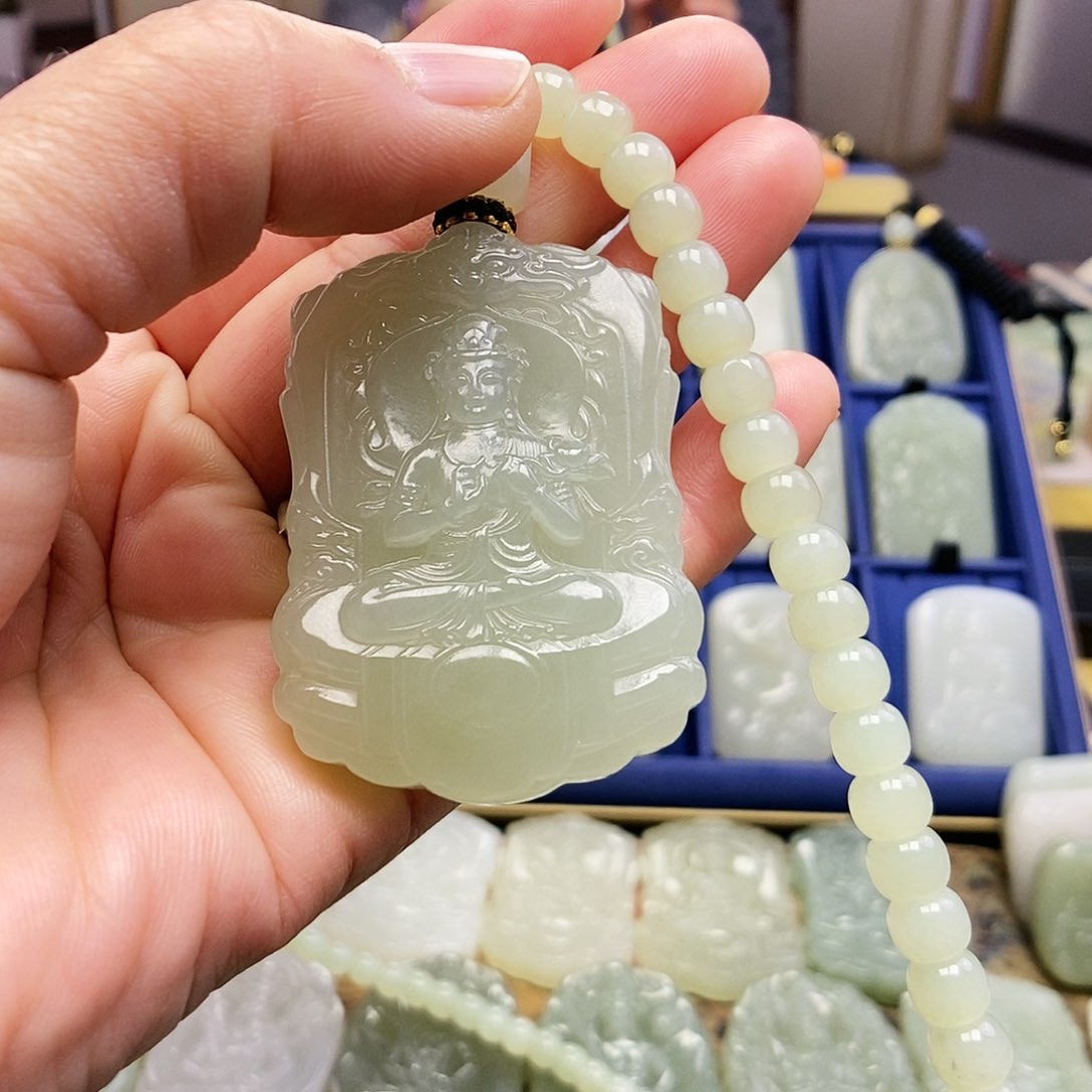 和田玉颈饰未镶嵌刘*芬