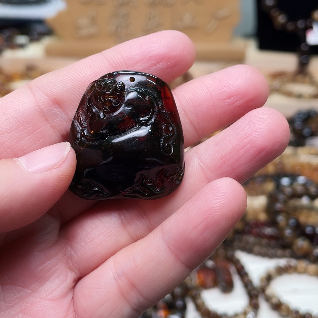 琥珀裸石未镶嵌大