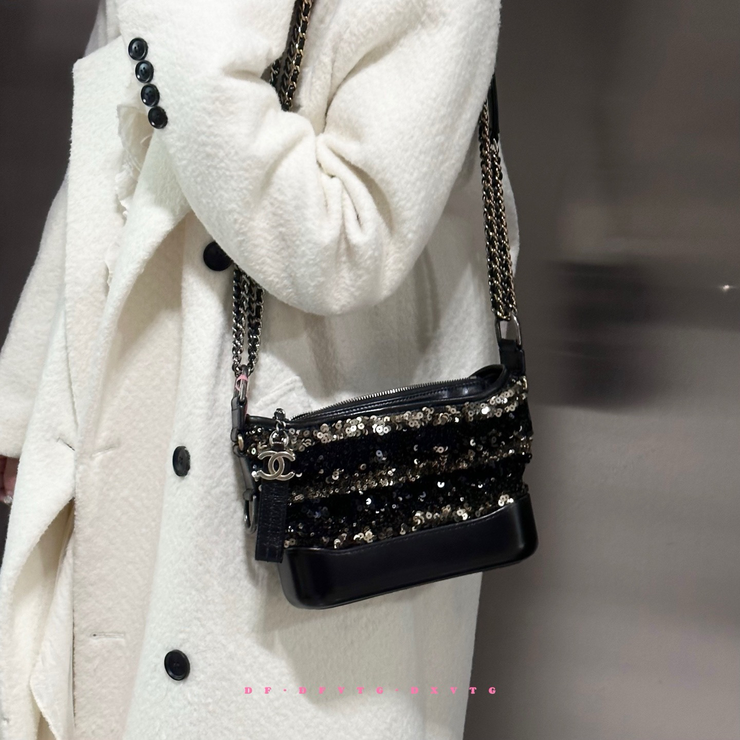 95新 Chanel/香奈儿 chanel 黑金亮片小号流浪斜挎包