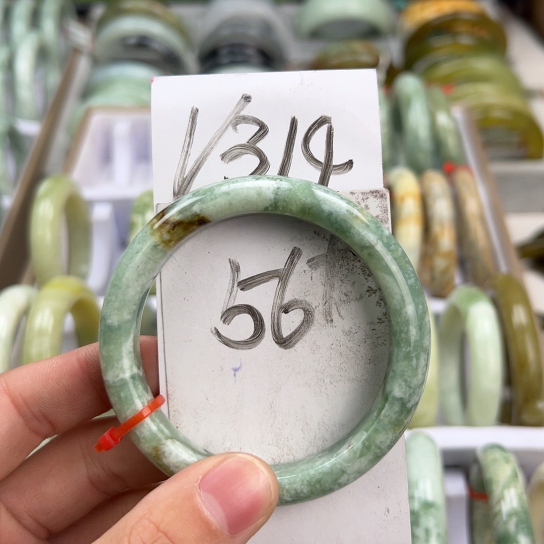 岫玉手镯未镶嵌天然岫玉