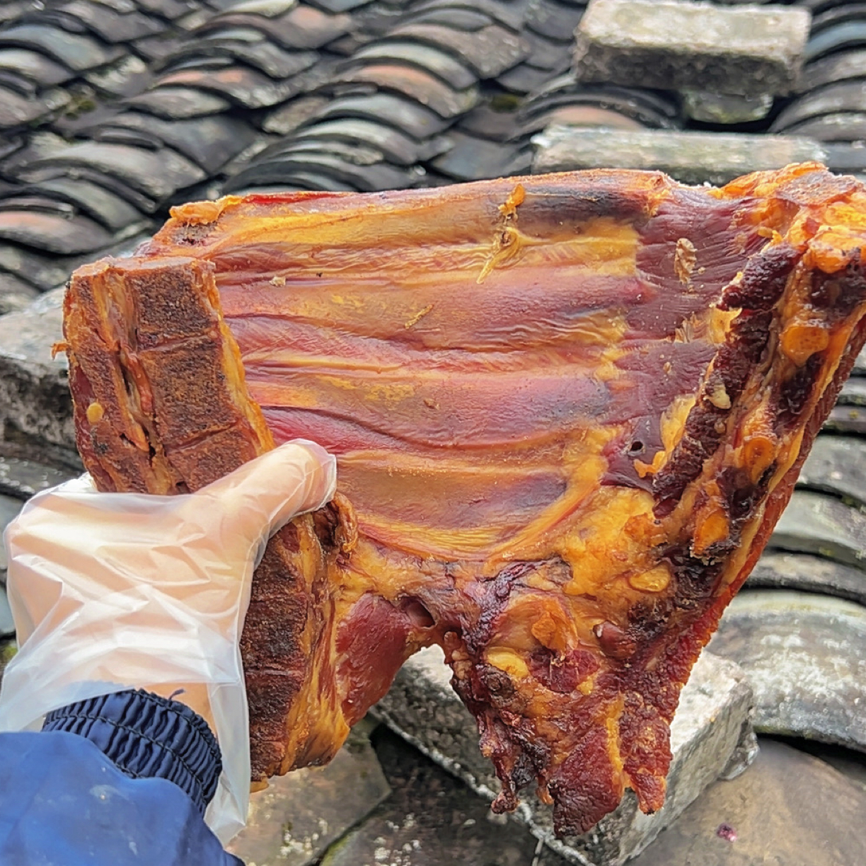 【现称腊排骨直播】湖北农村柏树枝柴火烟熏腊排骨前排恩施特产