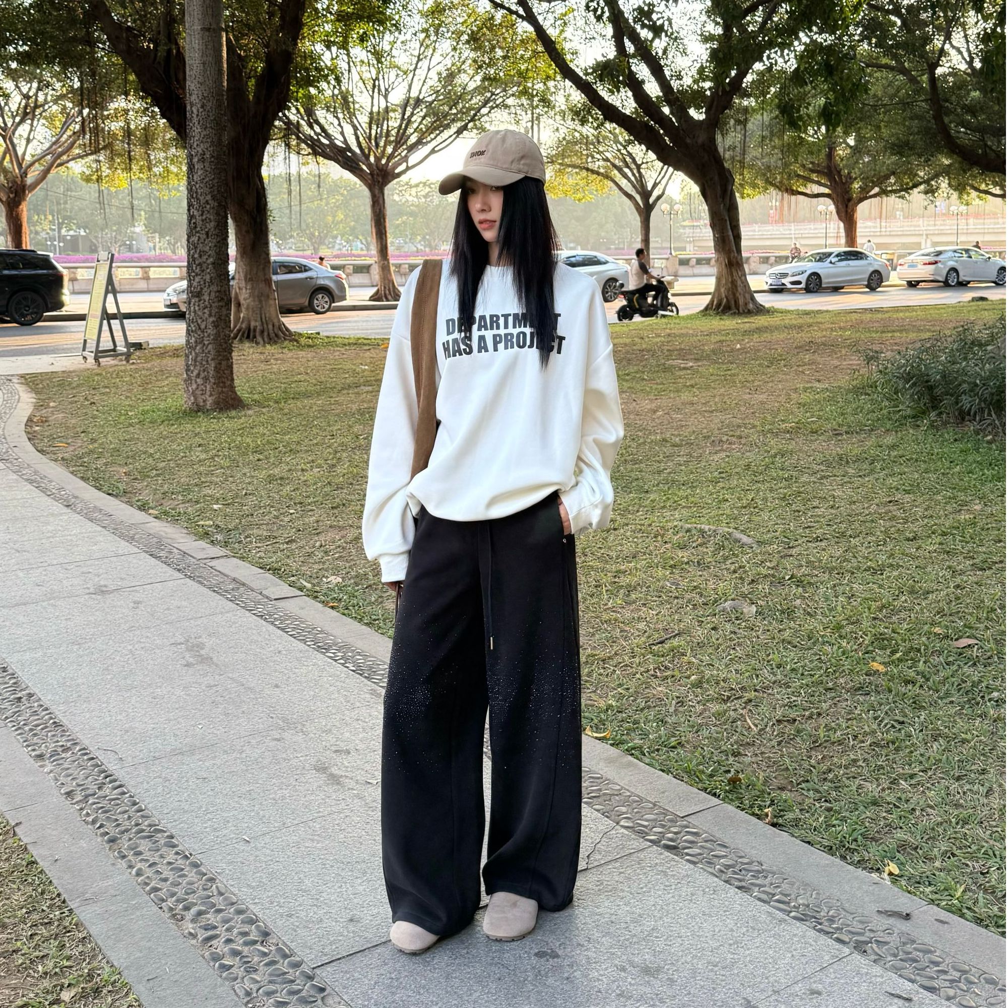 唐火火【墨影铄钻】冬季加绒加厚冬款显瘦时尚设计感阔腿拖地裤