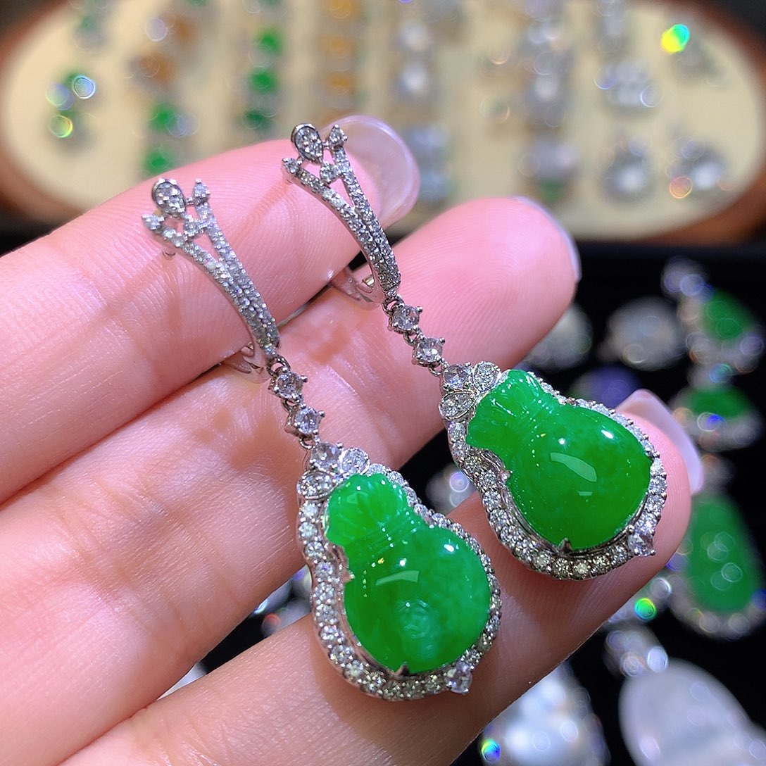 翡翠18K金镶嵌耳饰高冰满绿阳绿福袋耳坠