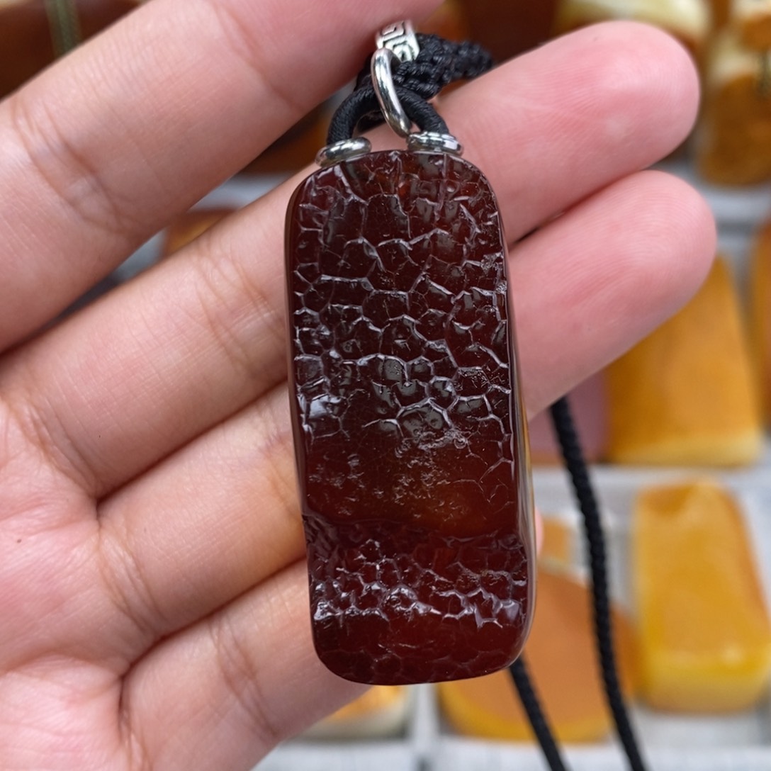 琥珀吊坠(赠链)未镶嵌