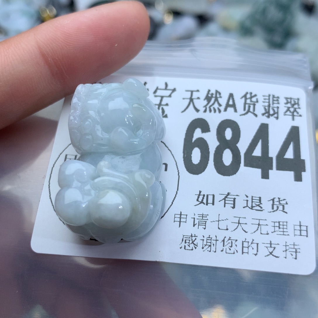 翡翠颈饰未镶嵌6844。