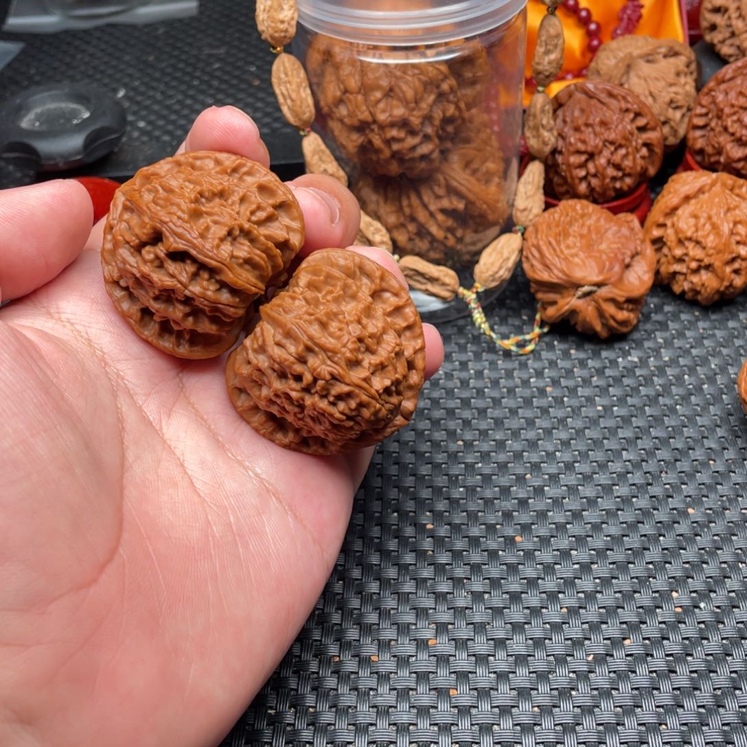 吊坠文玩核桃三角白43