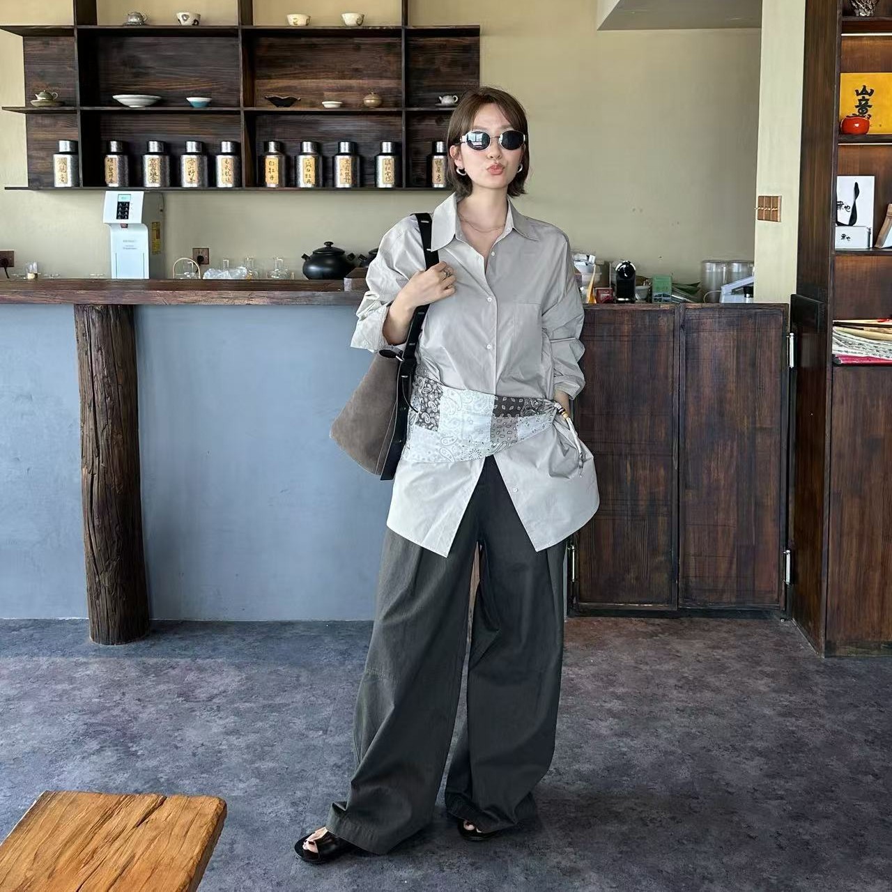 新款品质女装休闲宽松版带披肩丝巾