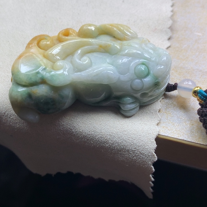 翡翠颈饰未镶嵌吊坠