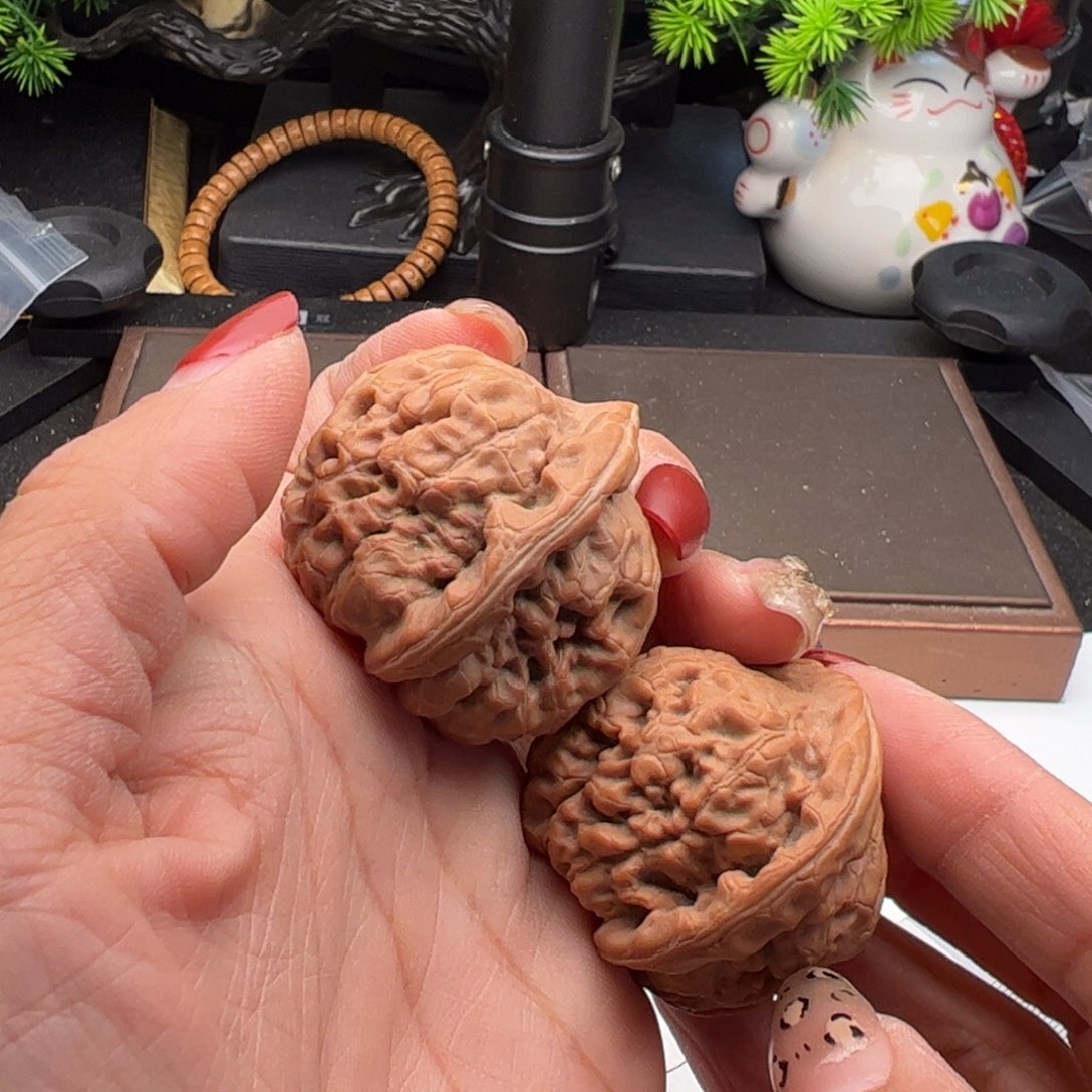 文玩核桃吊坠滢金字塔