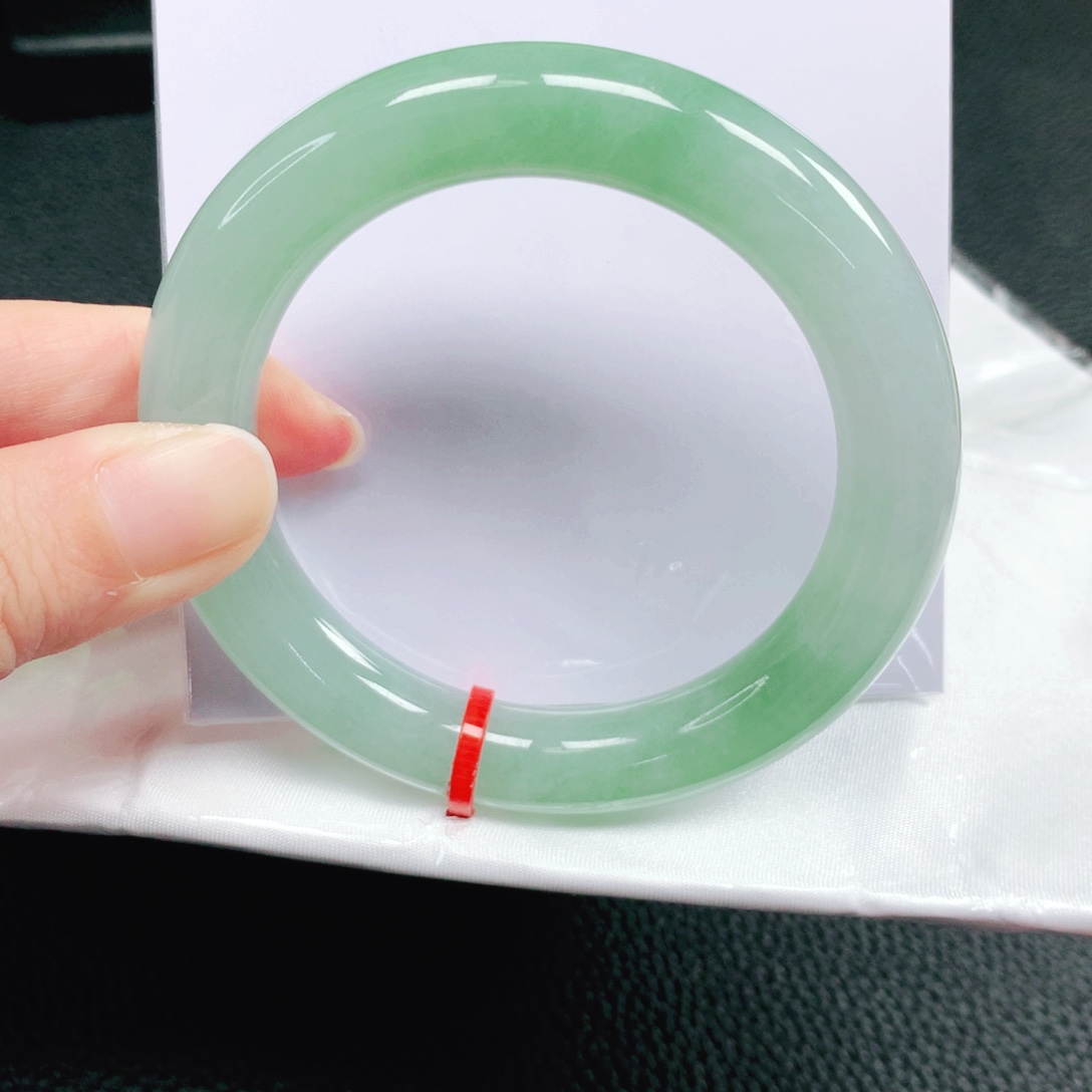 翡翠未镶嵌手镯54圈