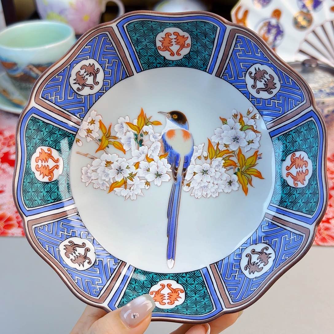 他家茶具瓷器真美！