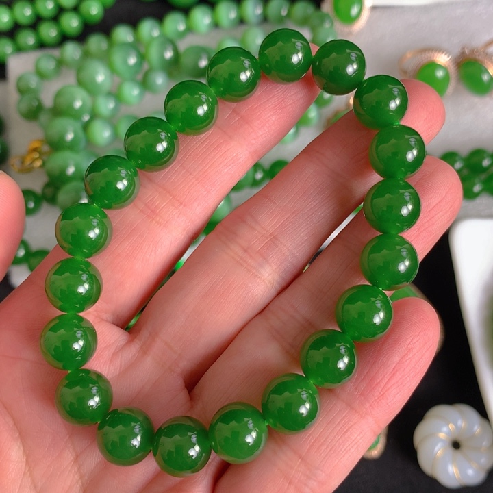 和田玉（碧玉）未镶嵌手镯